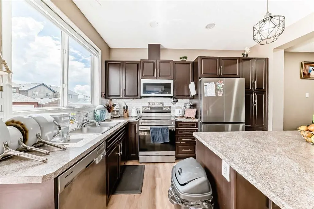 62 Evansridge Crescent NW