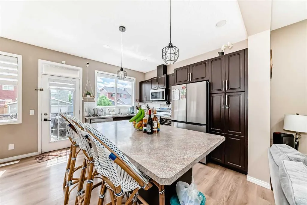62 Evansridge Crescent NW