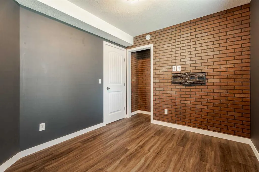 60 Panatella Landing, #106