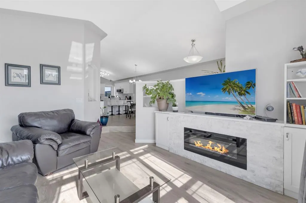 82 Hinshaw Drive W
