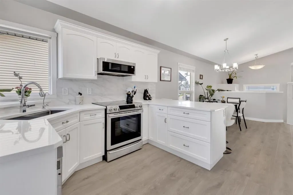 82 Hinshaw Drive W