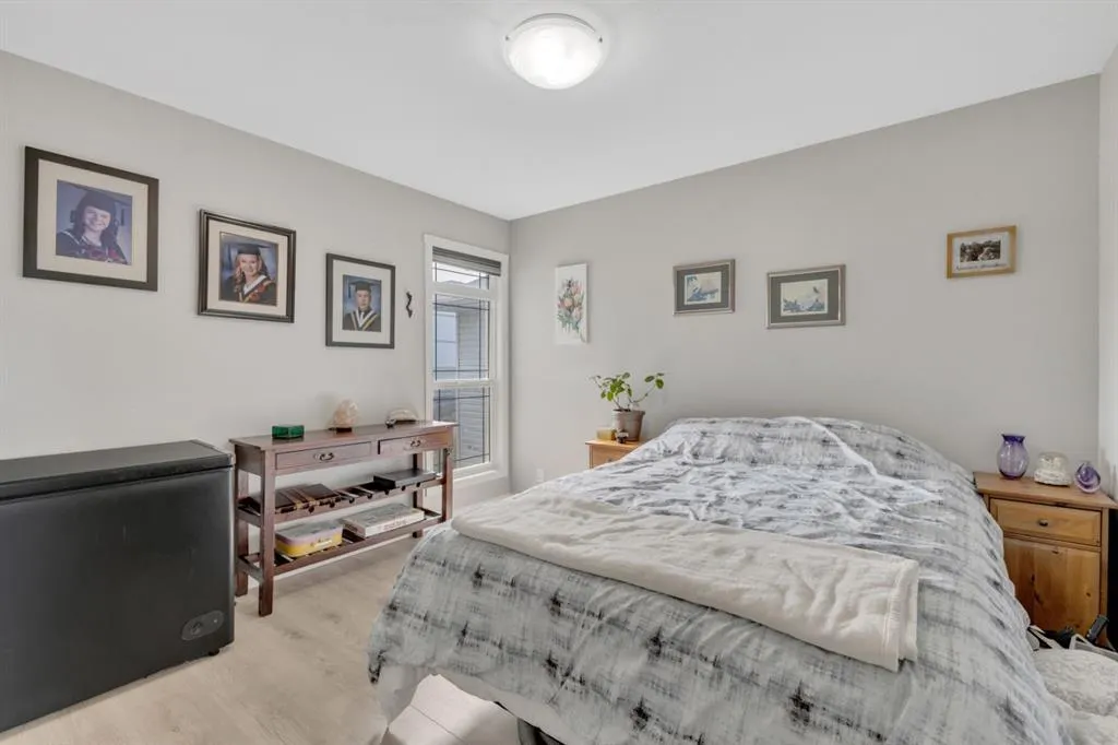 82 Hinshaw Drive W