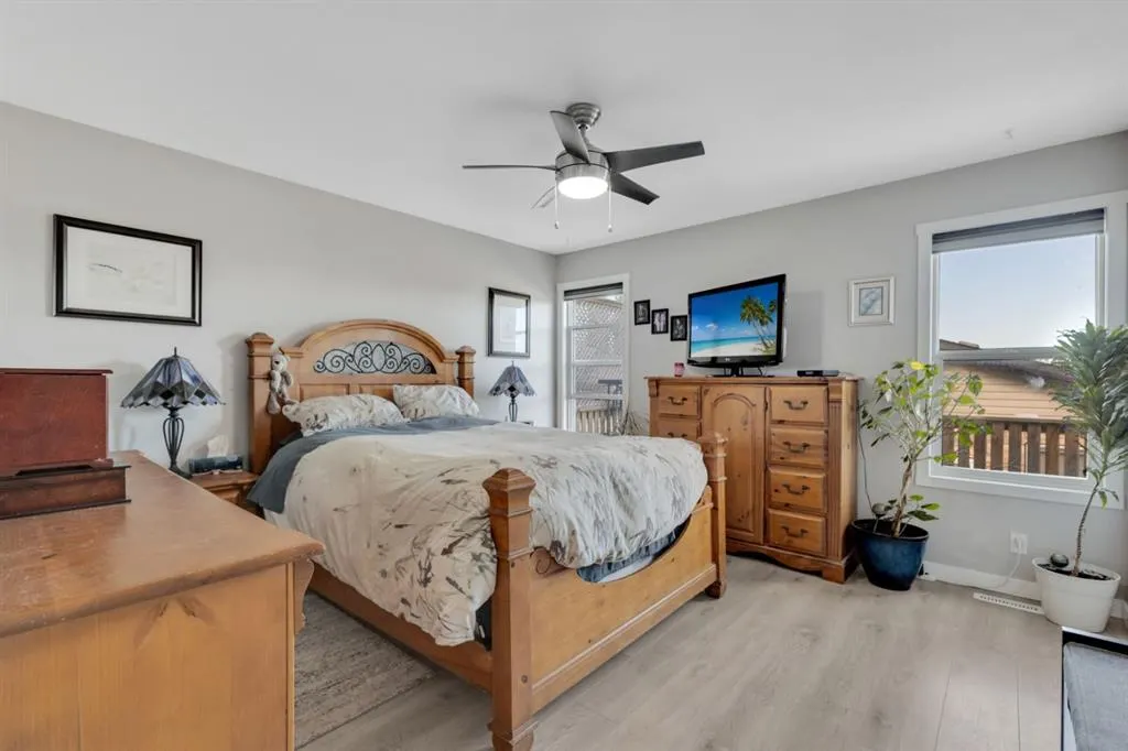 82 Hinshaw Drive W