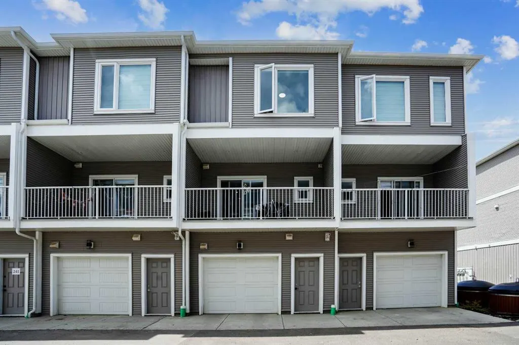 237 Saddlepeace Crescent NE
