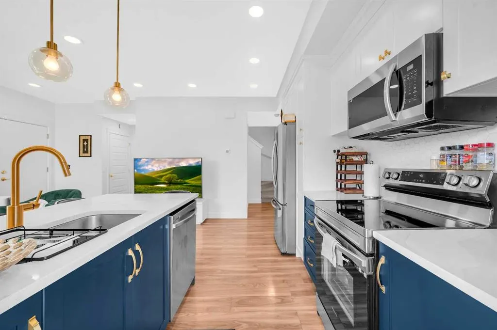 10060 46 Street NE, #208