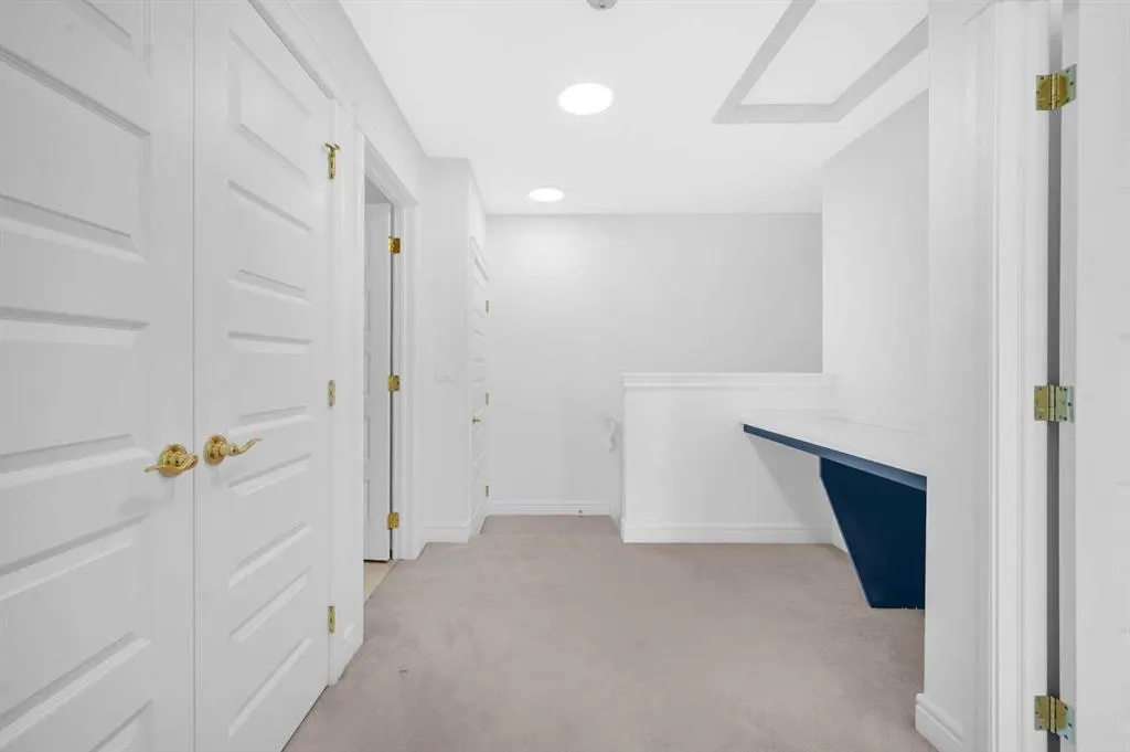 10060 46 Street NE, #208