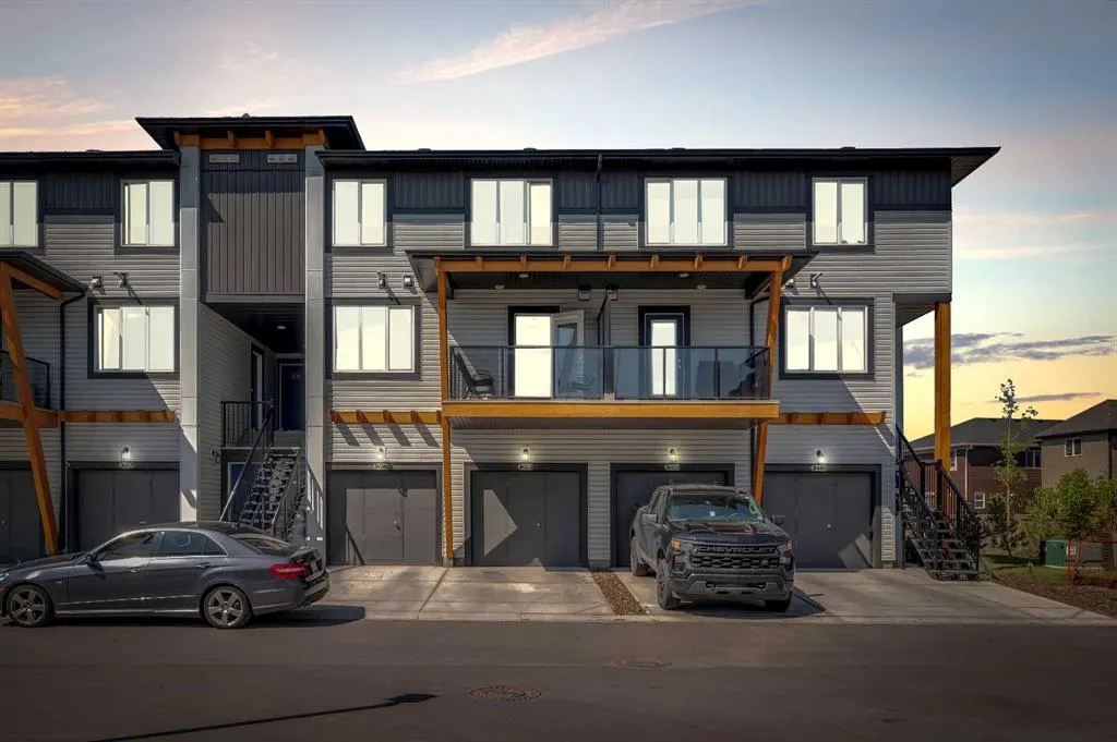10060 46 Street NE, #208