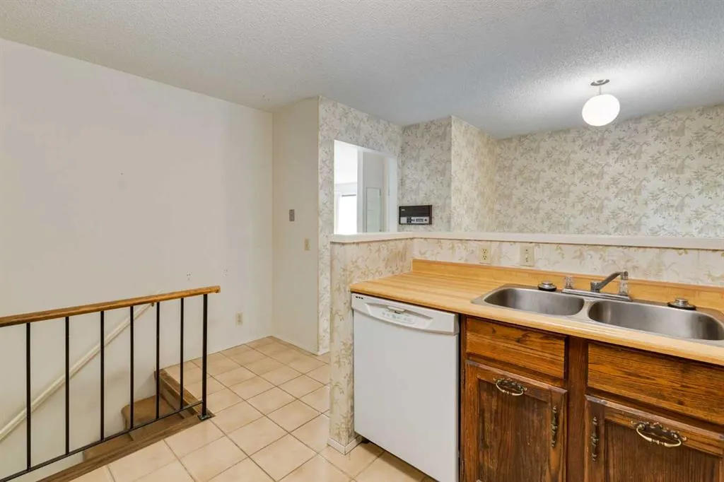 300 Edgehill Drive NW