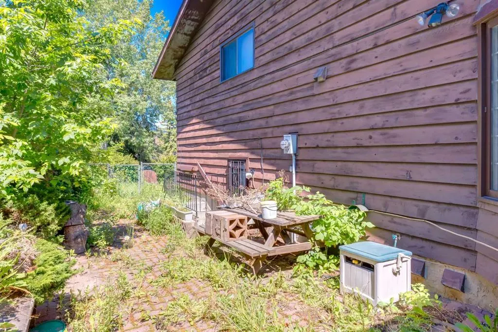 300 Edgehill Drive NW