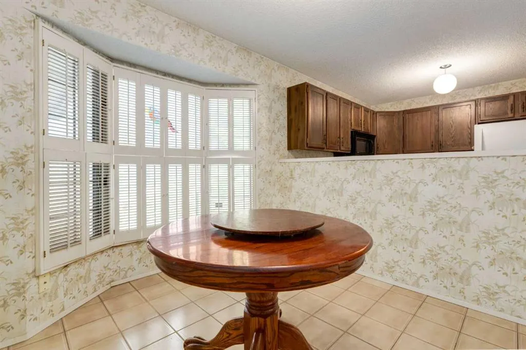 300 Edgehill Drive NW