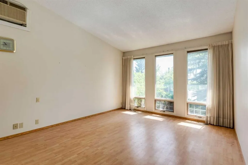 300 Edgehill Drive NW