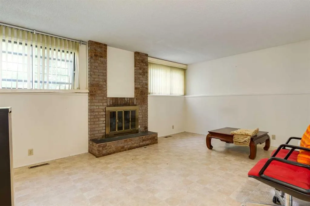 300 Edgehill Drive NW