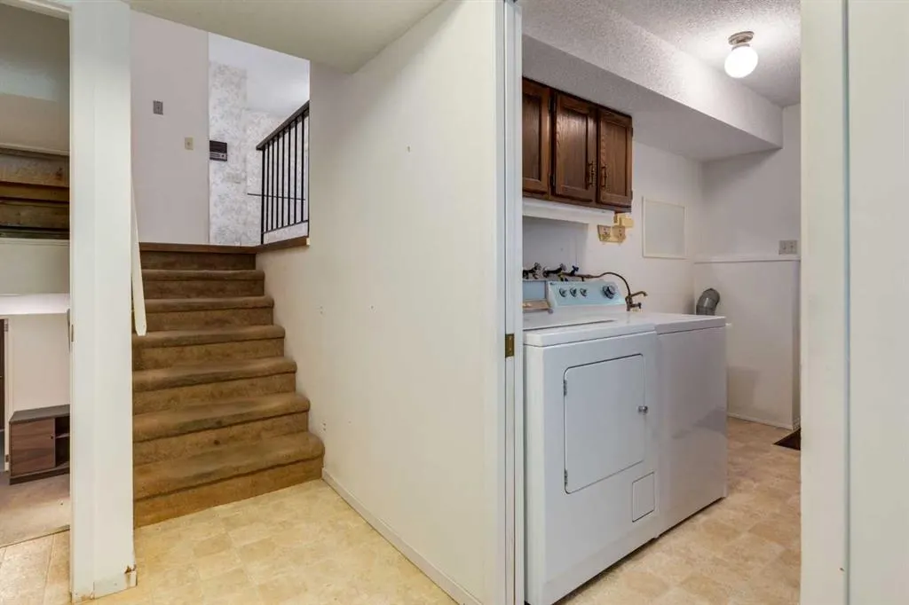 300 Edgehill Drive NW