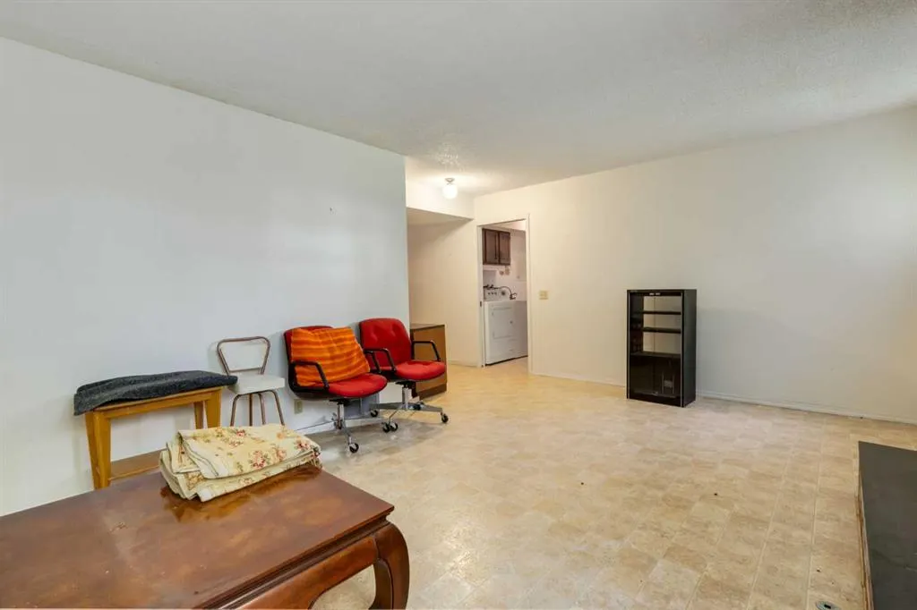 300 Edgehill Drive NW
