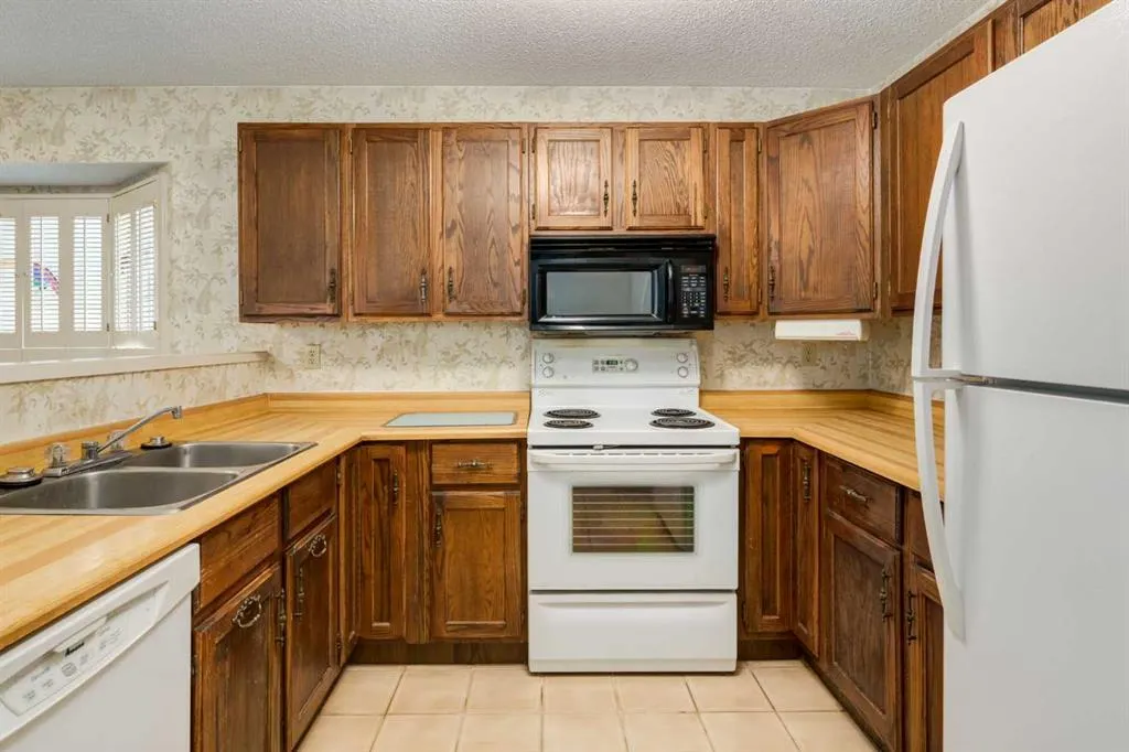 300 Edgehill Drive NW
