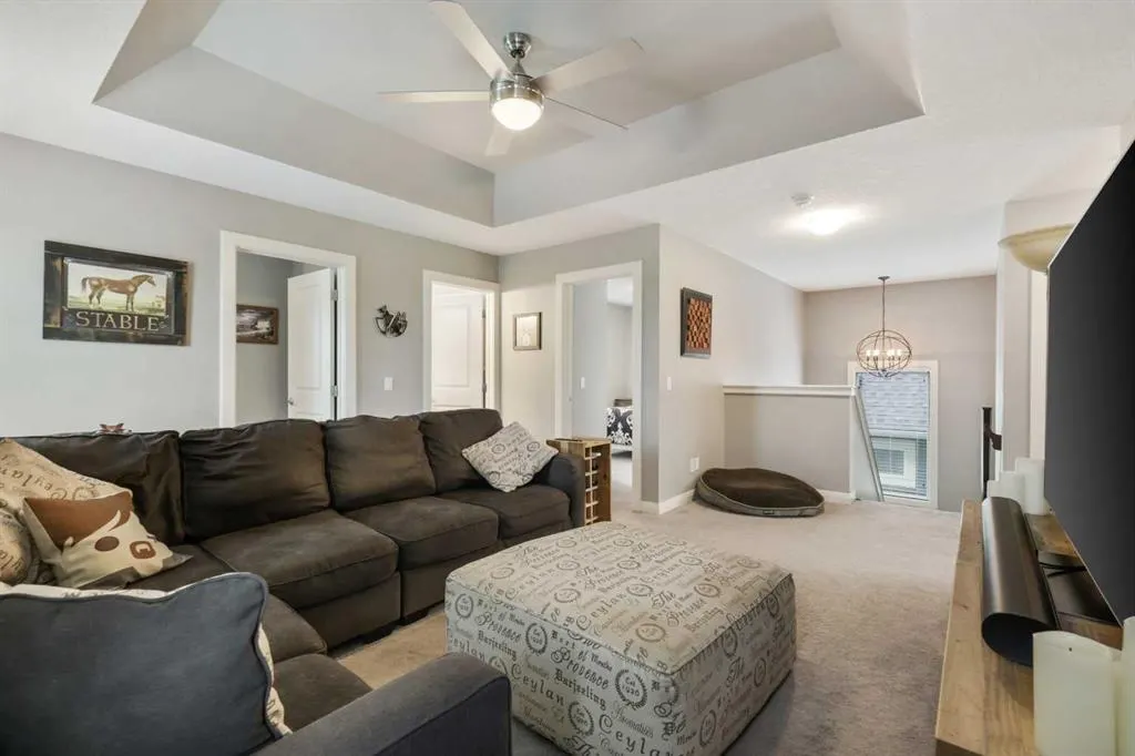 260 Boulder Creek Crescent SE