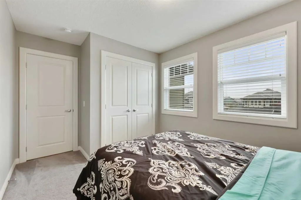260 Boulder Creek Crescent SE