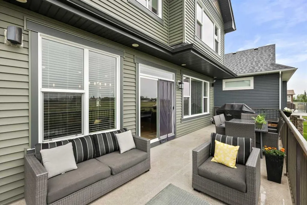 260 Boulder Creek Crescent SE