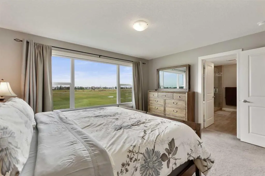 260 Boulder Creek Crescent SE