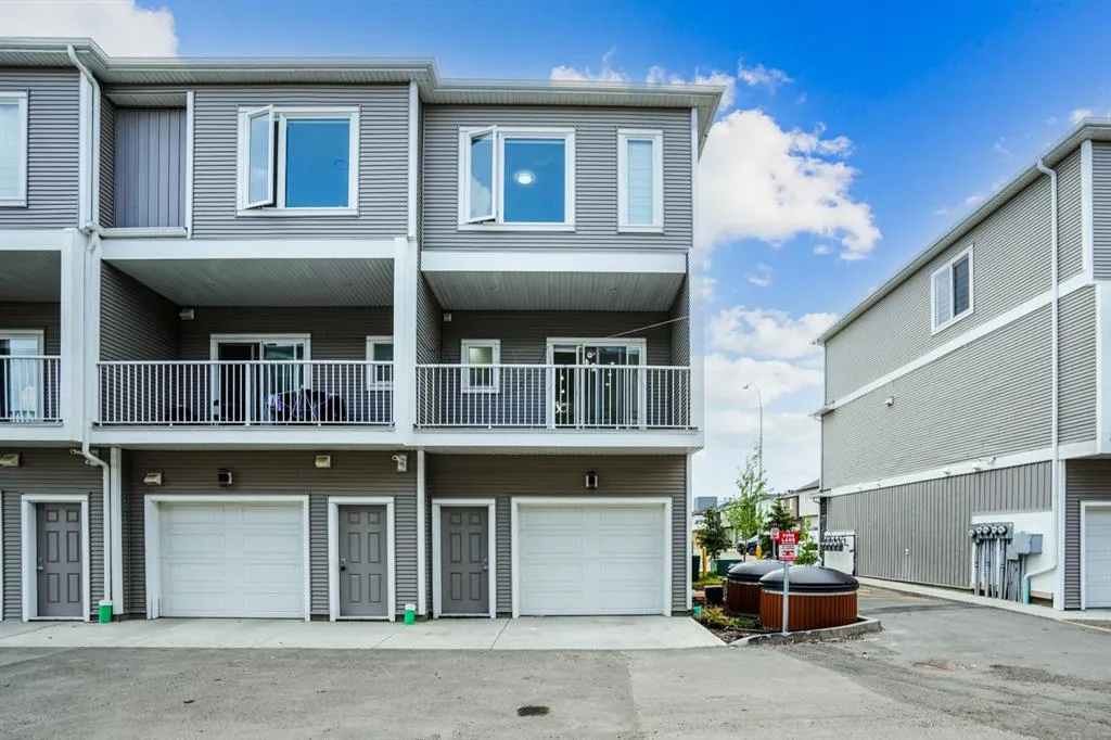 235 Saddlepeace Crescent NE