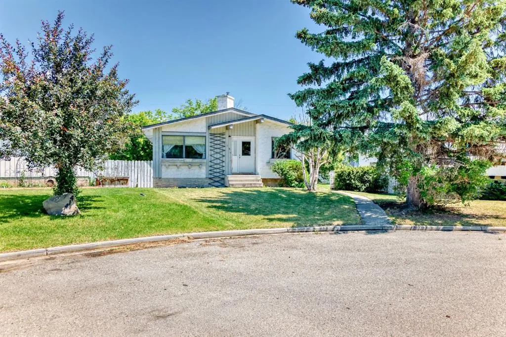 418 Ellis Crescent