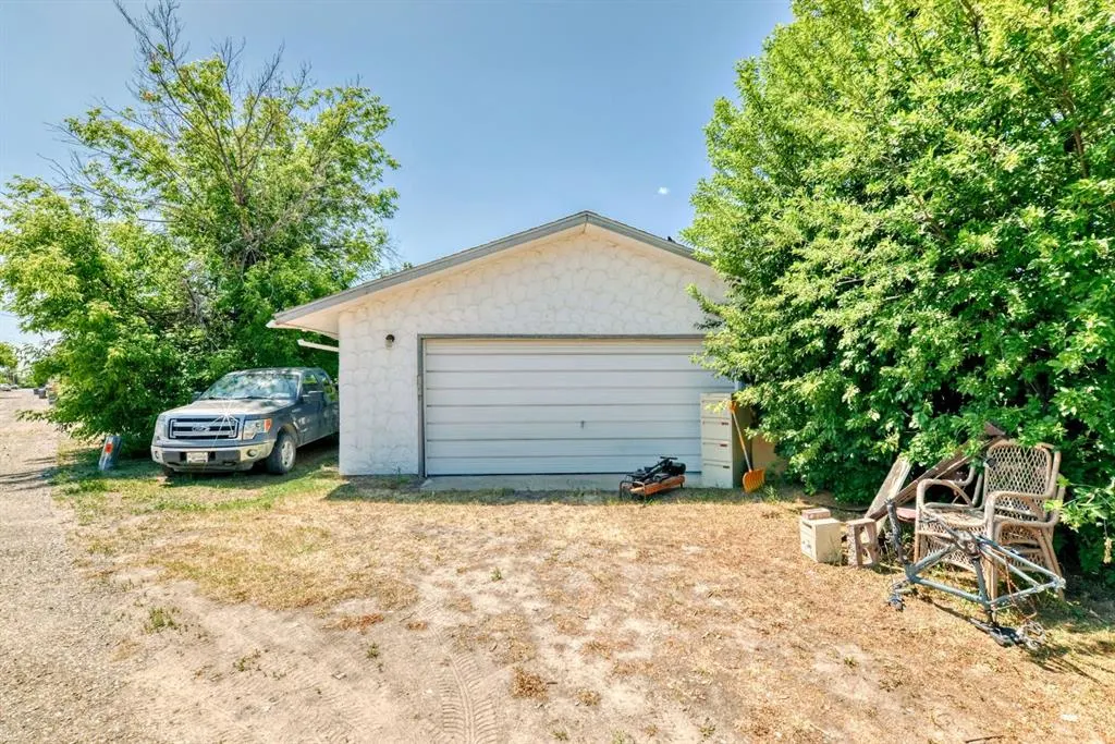 418 Ellis Crescent