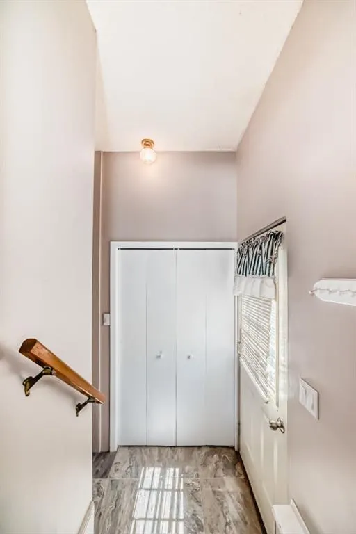 418 Ellis Crescent