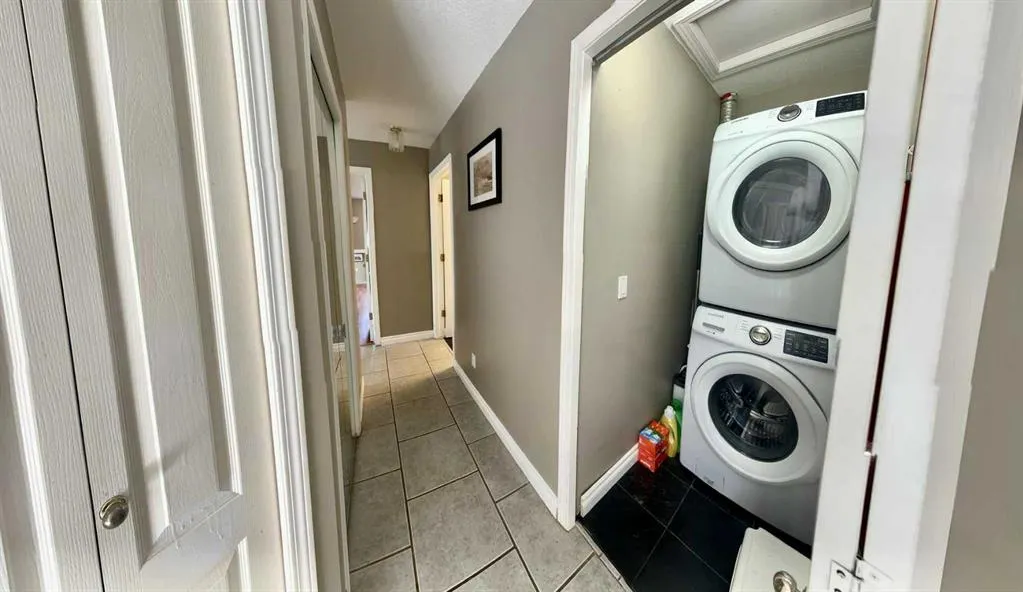 5220 50A Avenue, #201