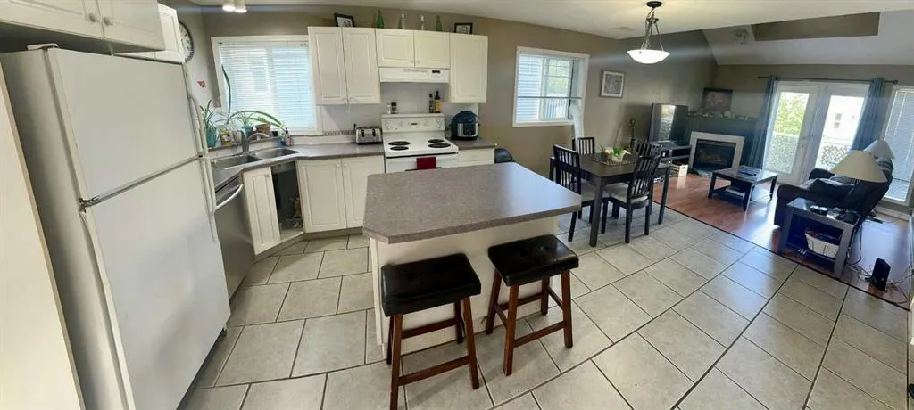 5220 50A Avenue, #201