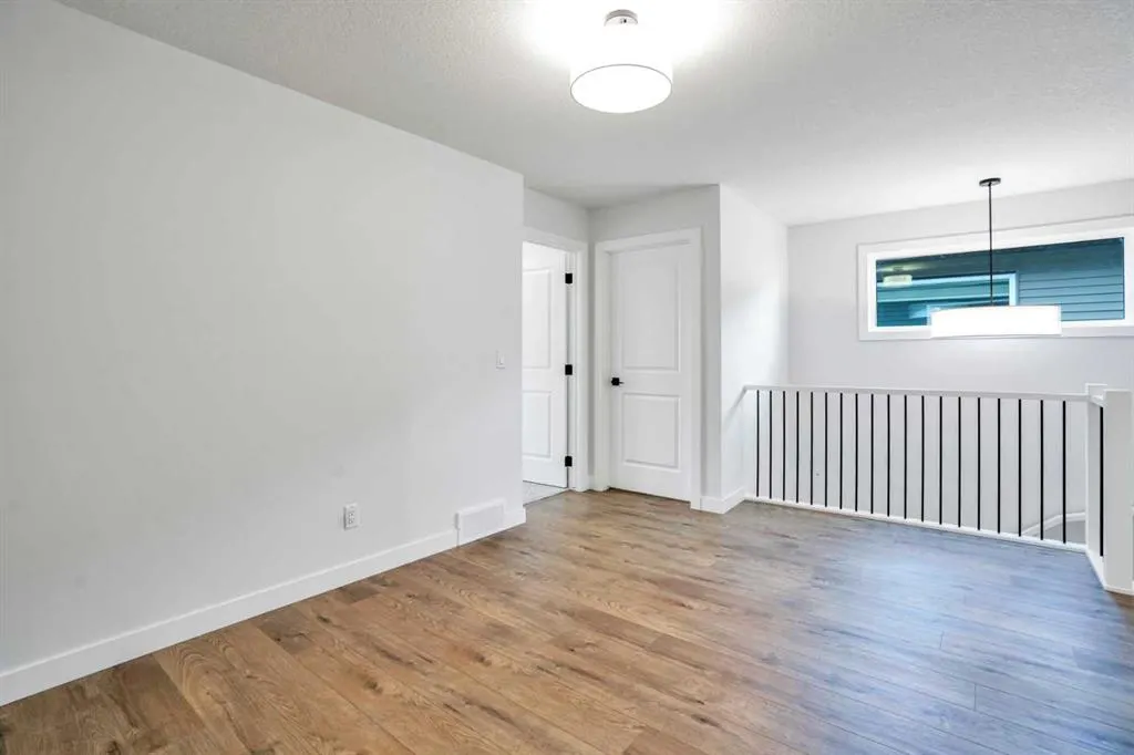 3483 chestermere Boulevard