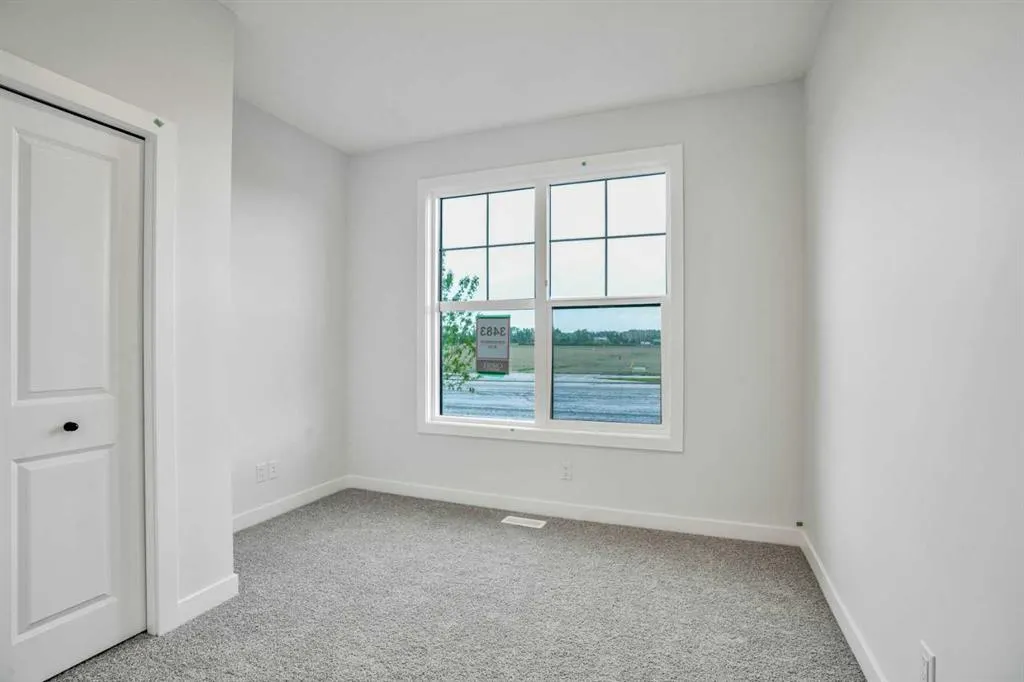 3483 chestermere Boulevard