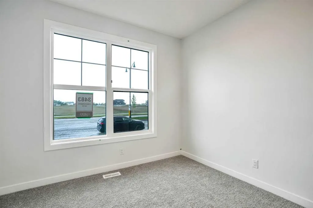 3483 chestermere Boulevard