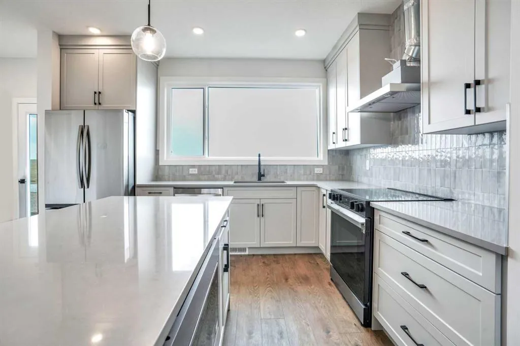 3483 chestermere Boulevard