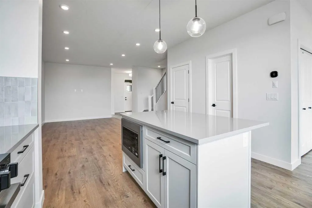 3483 chestermere Boulevard