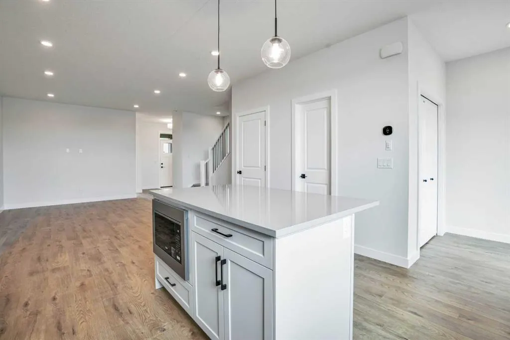 3483 chestermere Boulevard