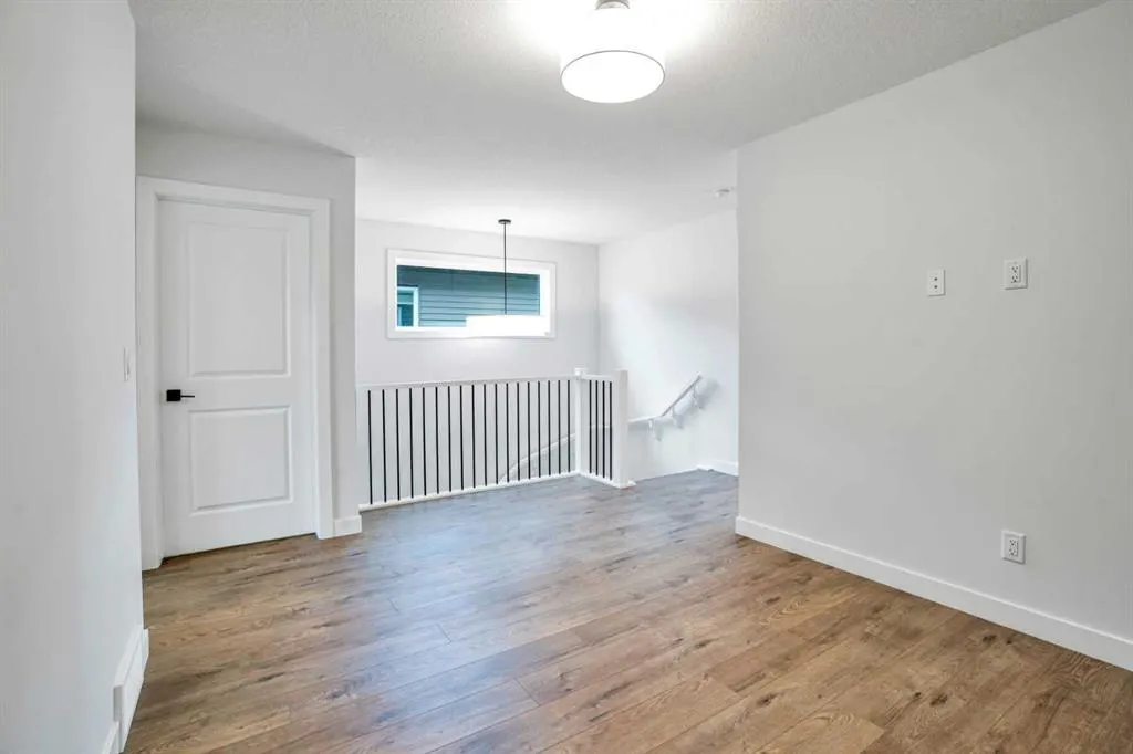 3483 chestermere Boulevard