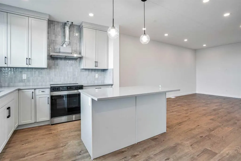 3483 chestermere Boulevard