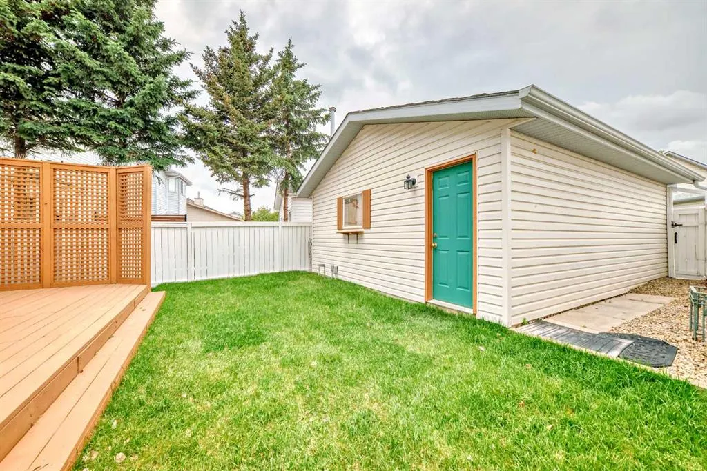46 Coverdale Way NE