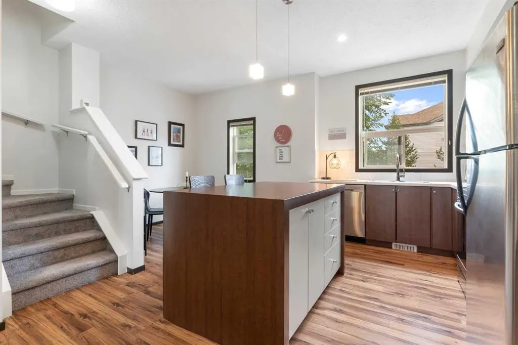 136 Copperstone Cove SE