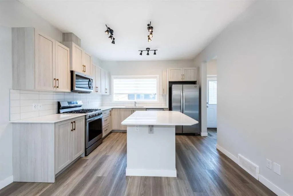 568 Legacy Circle SE