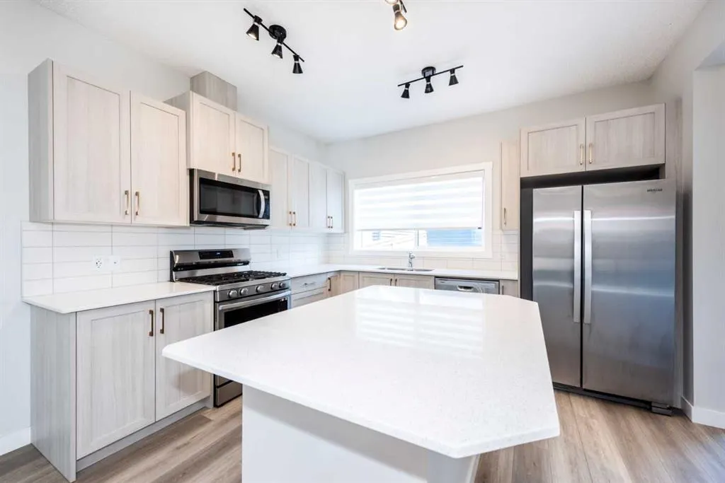 568 Legacy Circle SE