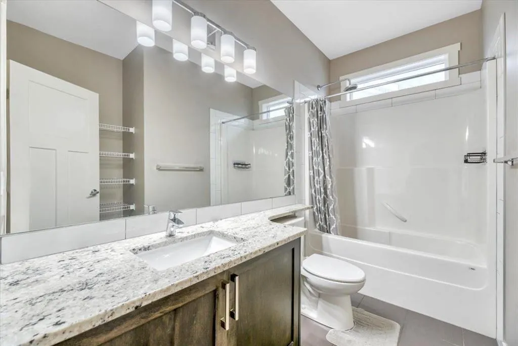 623 Evanston Manor NW