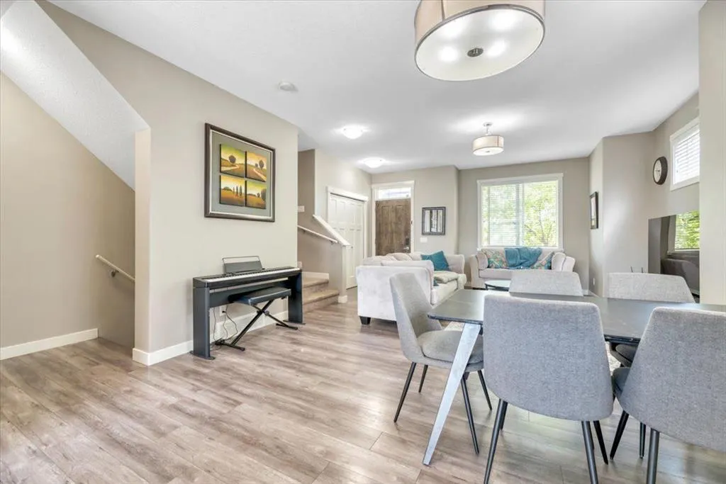 623 Evanston Manor NW
