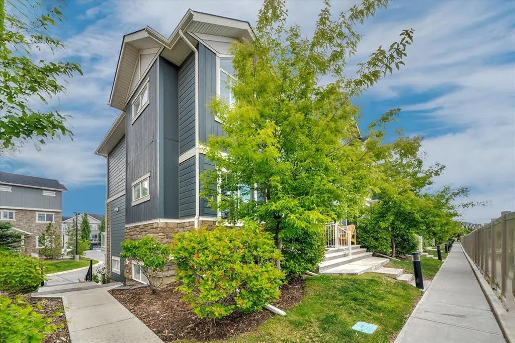 623 Evanston Manor NW