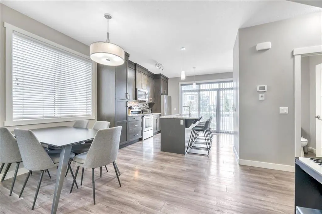 623 Evanston Manor NW