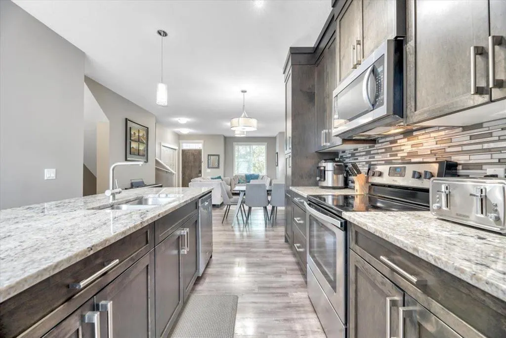 623 Evanston Manor NW