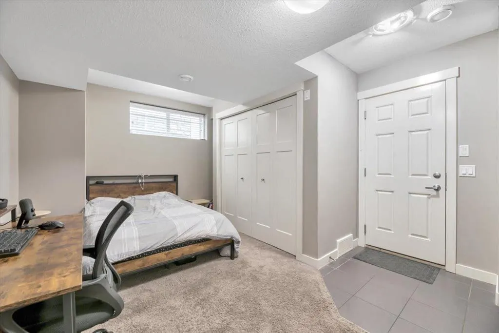 623 Evanston Manor NW