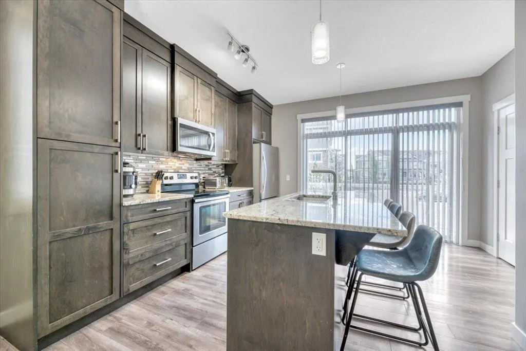 623 Evanston Manor NW