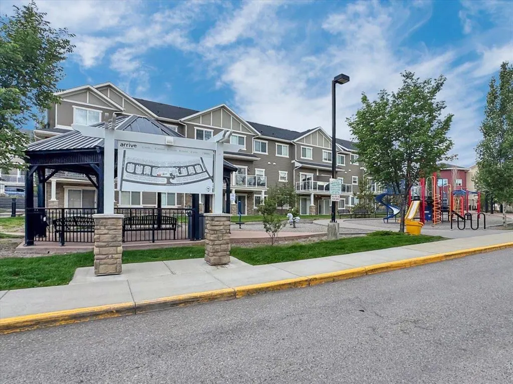 623 Evanston Manor NW