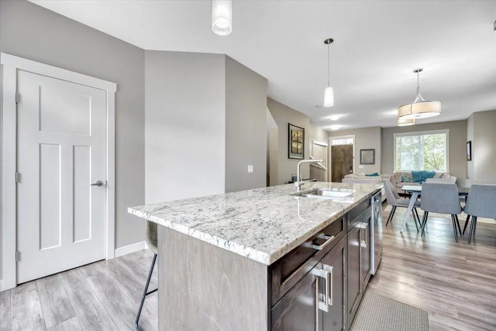 623 Evanston Manor NW